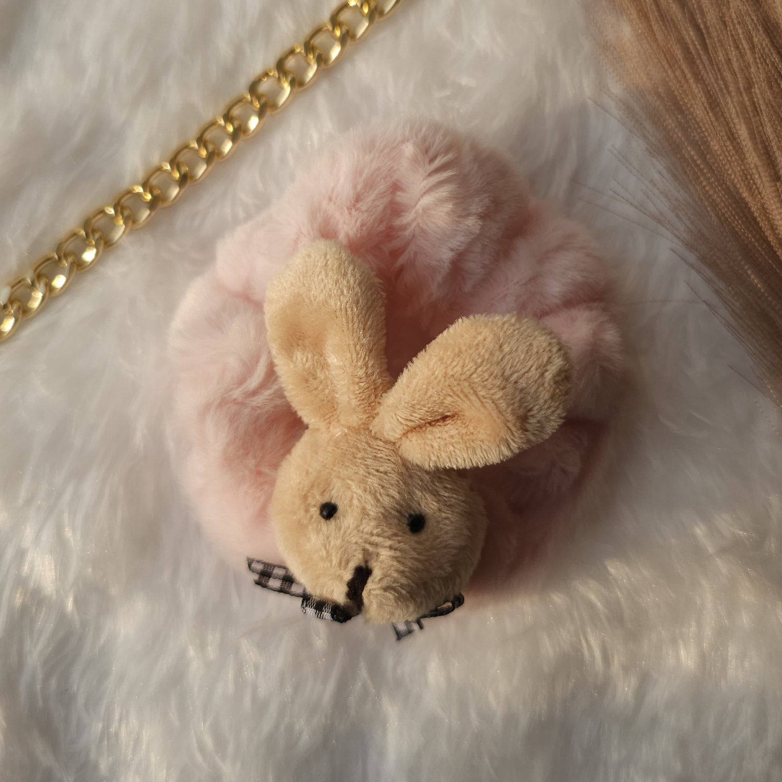 pink-bunny-hair-scrunchies Pink fur scrunchie for women