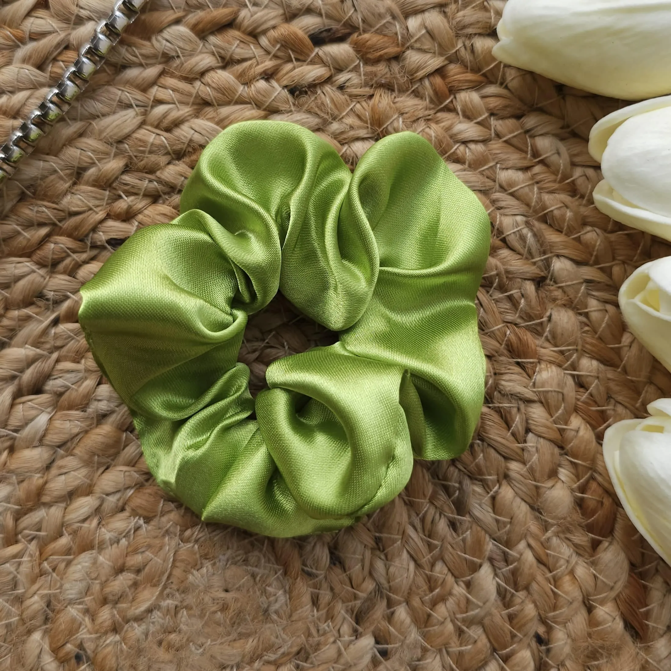 green-scrunchie-tsg-best-scrunchie Best scrunchies in Kanpur online.