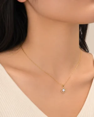 Crystal Golden Flower Pendant Neckchain - Image 2
