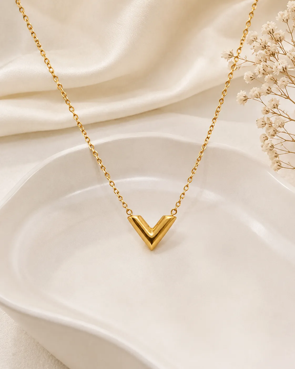Golden V-Shape Minimal Pendant Necklace Golden V-Shape Minimal Pendant Necklace with Gold Chain