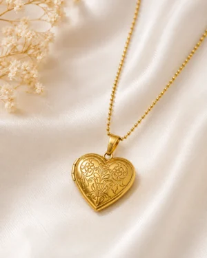 Couple Love Photo Pendant Necklace with Heart Locket